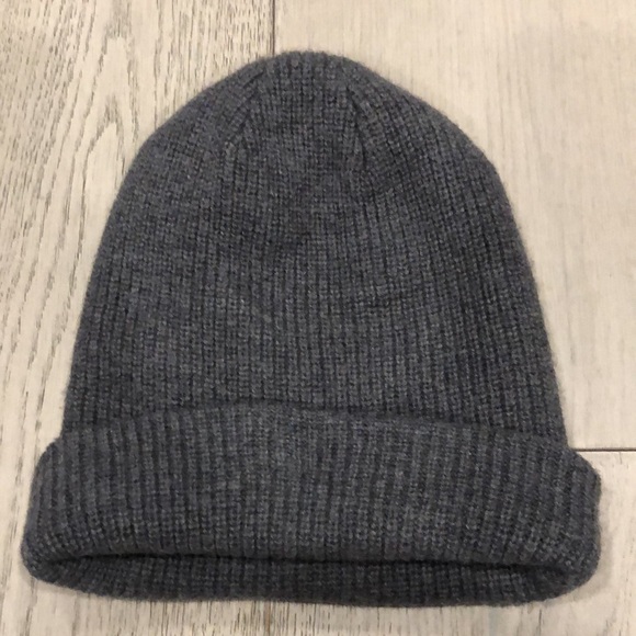 Aritzia/Wilfred Free/Beanie/Charcoal Grey - Picture 1 of 3